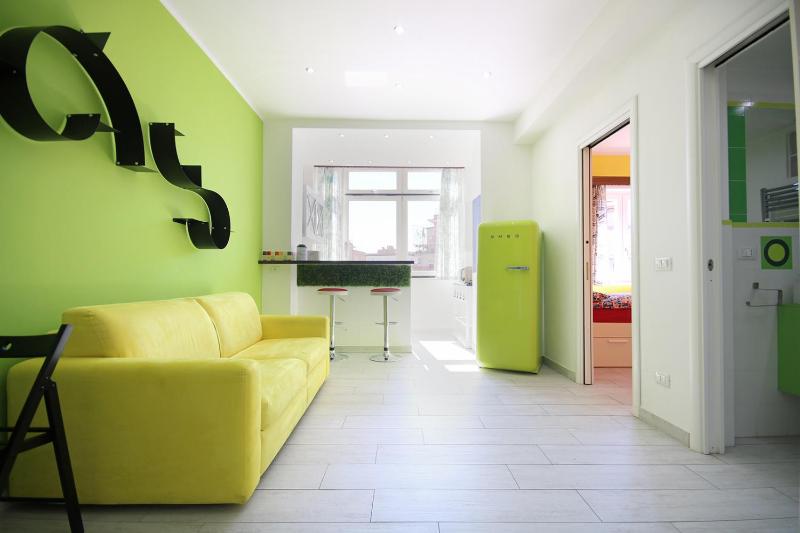 Casa Mapo...il tuo soggiorno colorato! :) — забронировать отель в Риме