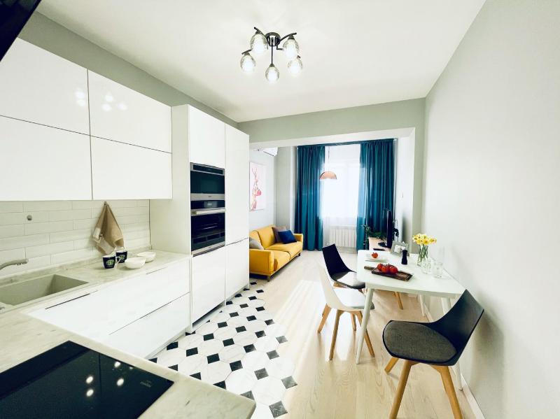 Yourhome - Solnecnaa Kvartira v centre Almaty — отзывы гостей и цены