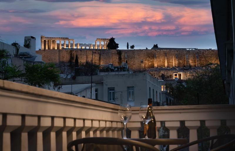 Acropolis Apartment with a unique view — комфортный отель в Афины