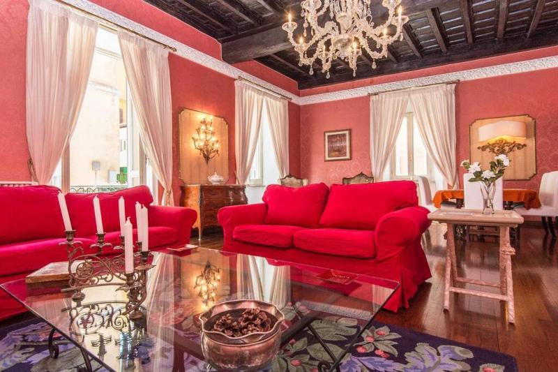 Spanish Steps Apartment Deluxe — отель с удобствами в Риме