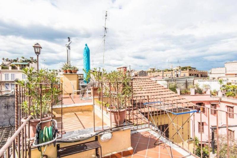 Pallaro Terrace Apartment — отель с удобным расположением в Риме