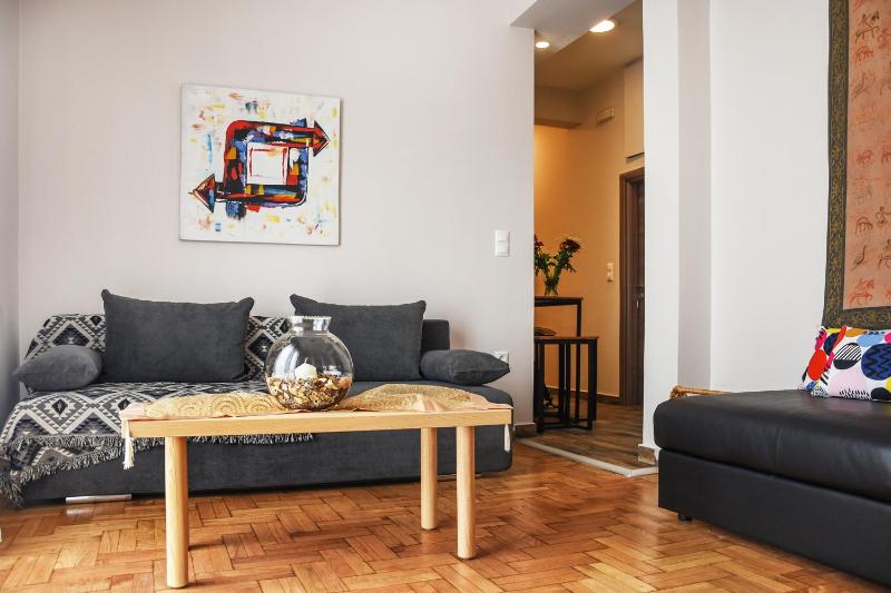Koukaki Edge Penthouse•Acropolis & Filopappou view — забронировать отель в Афины