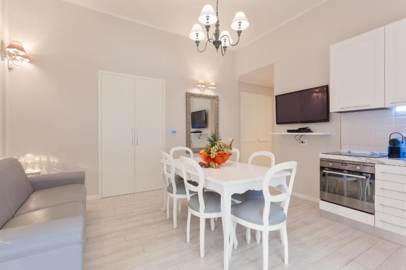 Home Holidays Rome - 3 deluxe apartments in Vatican area — отель с удобствами в Риме
