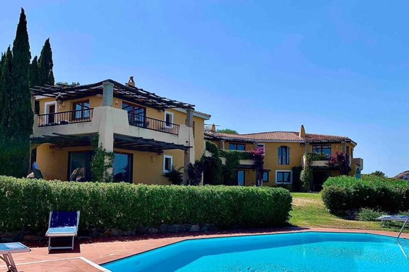 Sunrise Apartment 20 a San Pantaleo - Elegante Appartamento