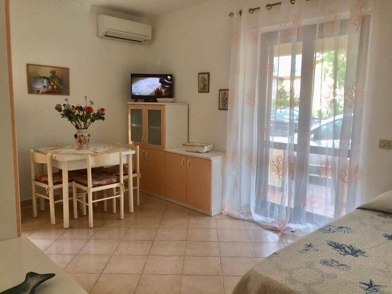 Kathy Apartment a Cannigione - Accogliente casa vacanze