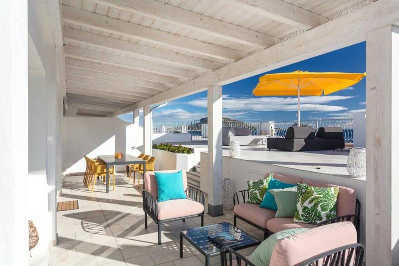 Domus ENZO a Golfo Aranci - Lussuosa Villa con Piscina