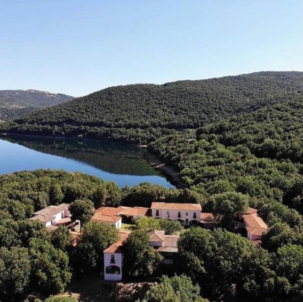Hotel Taloro a Gusana - Lussuoso Relax sul Lago