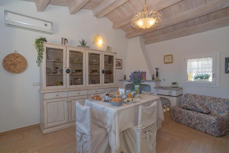 La casa del pittore a Olbia - Accogliente B&B centrale