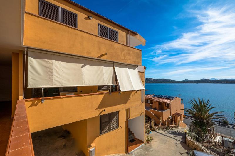 Casa di Punta nera a La Maddalena - Fronte Mare