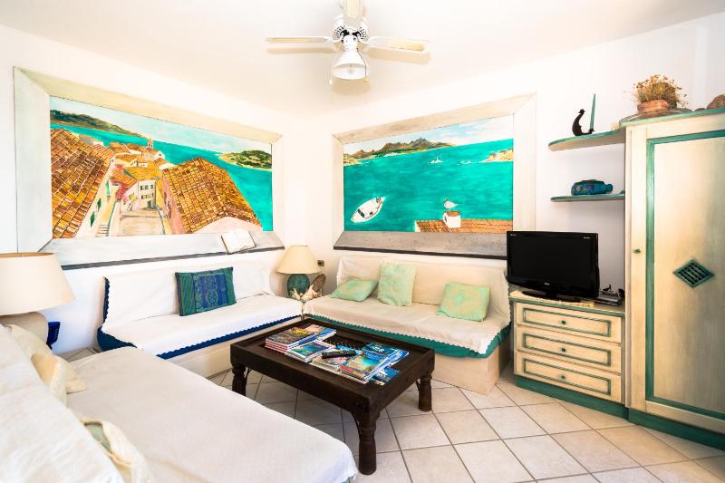 Casa di Punta nera a La Maddalena - Fronte Mare