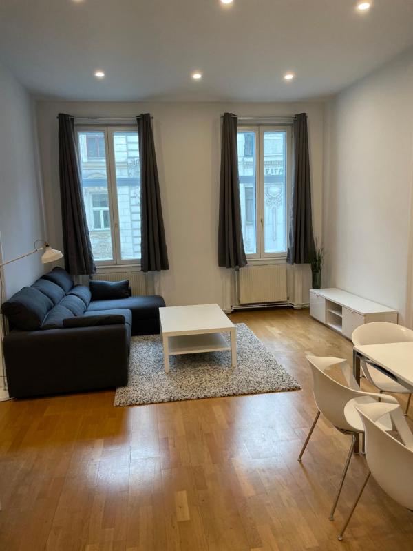 100m2 Apartment Nahe 1010 Wien — отель с удобствами в вене