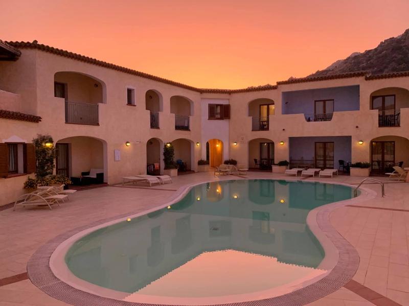 Hotel Monti Di Mola a Porto Cervo - Elegante oasi