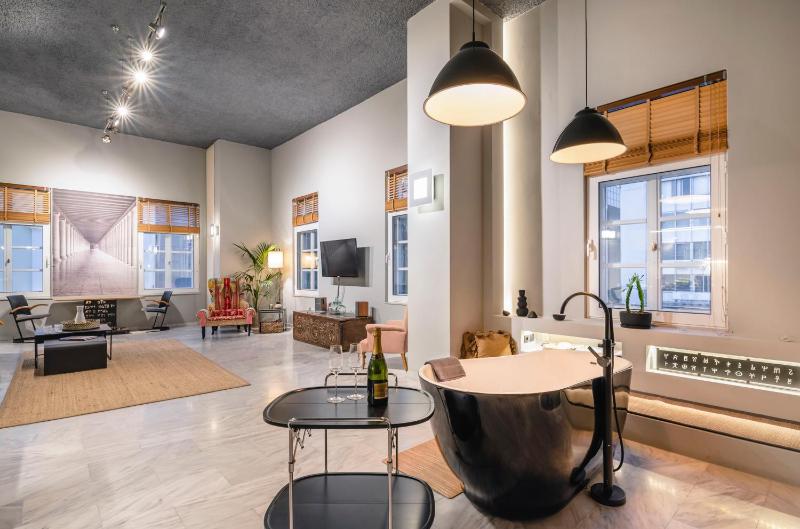 Athens Heart Superior Loft under Acropolis — отель с удобствами в Афины