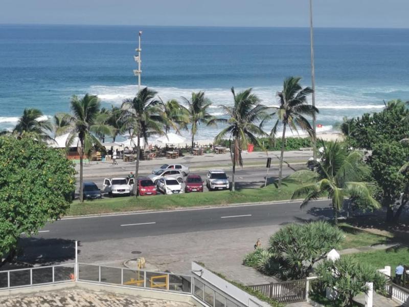 Apartamento frente mar, Posto 5 - Barra da Tijuca — забронировать отель в Рио