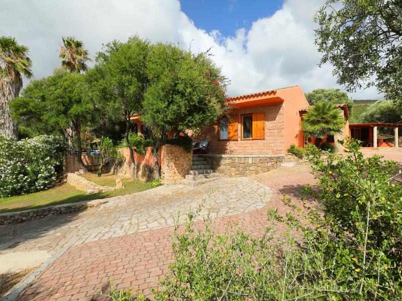 Villa Bouganville a Badesi - Lusso con Piscina