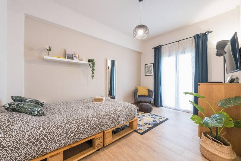 Цены на Koukaki Stylish Studio в Афины