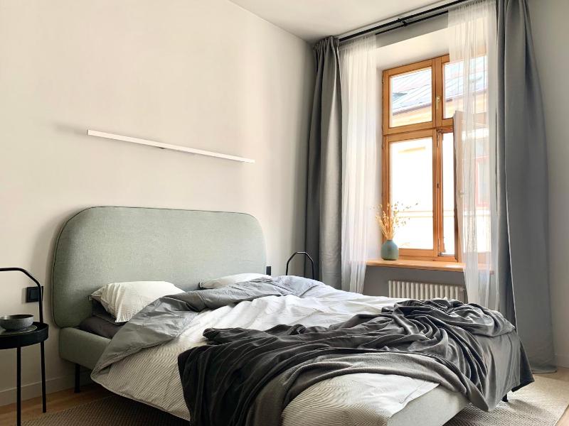 Stylish New Apartment in Riga Old Town - City Centre, Self Check-in, Walkable to Major Attractions — отель с удобным расположением в риге