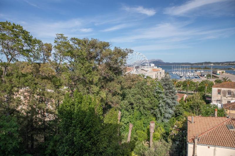 Antares Rooms a Olbia - Elegante apt vista porto