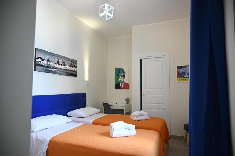 Casa Donna Francy City Center — комфортный отель в Неаполе
