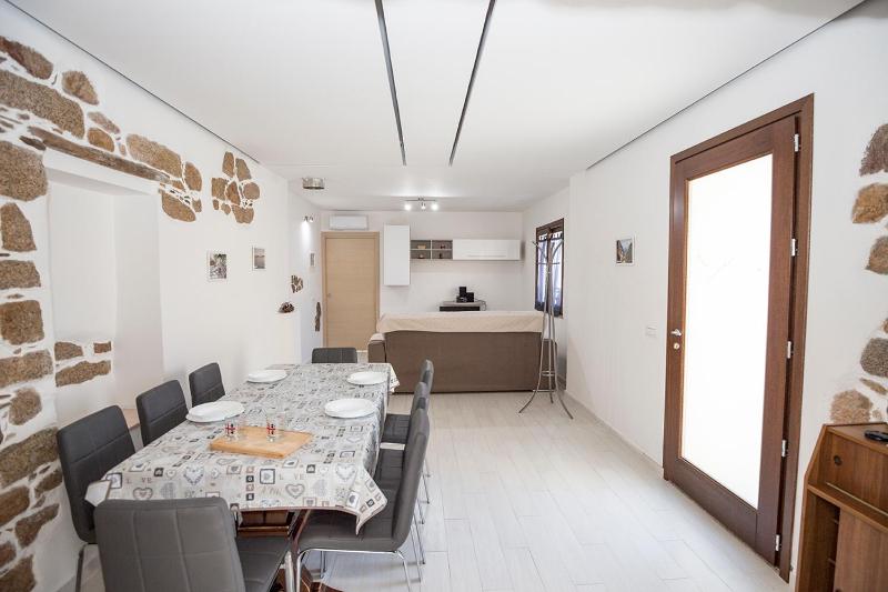 La Piazzetta a Lotzorai - Casa Vacanze Vista Montagna