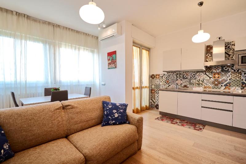 Skyline Apartment — забронировать отель в Милане