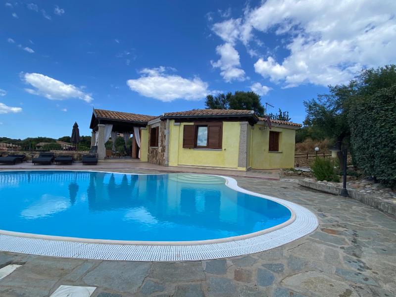 Villa Peonia a Besozzo - Elegante Villa Vista Mare