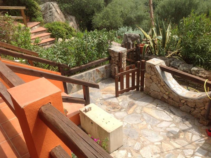 Antares Home a Olbia - Rilassante apt con giardino