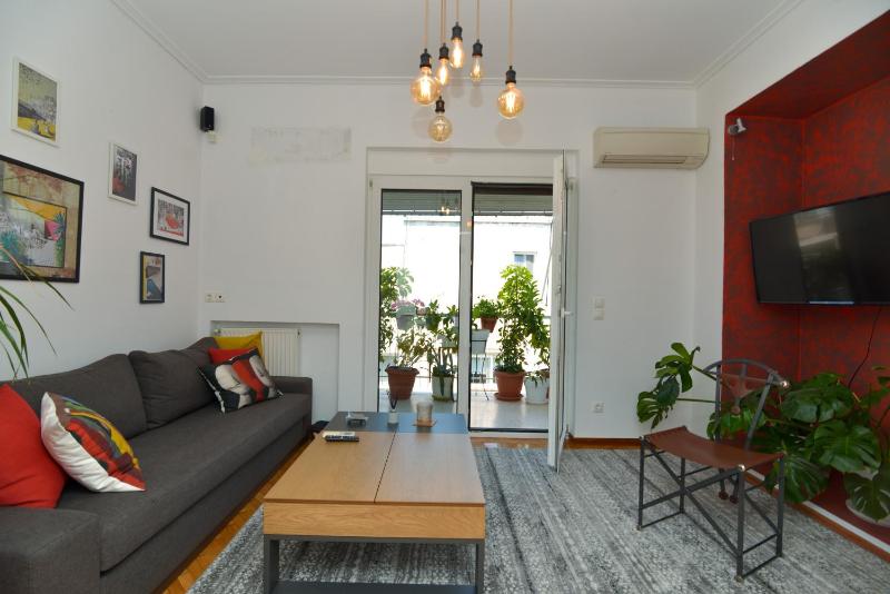 Athens Stylish top floor apartment Syntagma metro — отель с удобствами в Афины