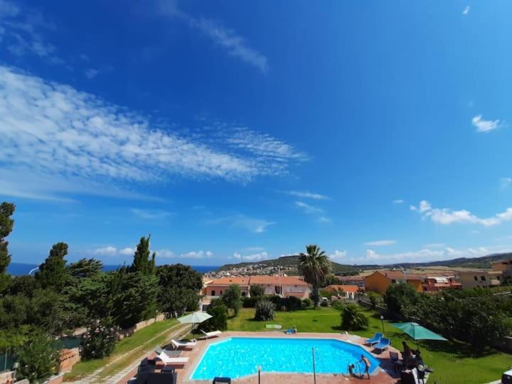 Casa Stefania a Castelsardo - Appartamento con Piscina