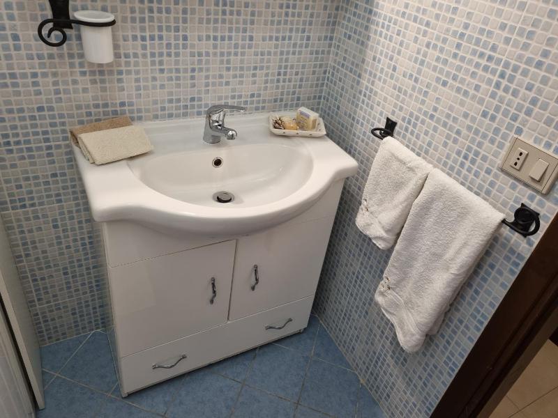 Antares Home a Olbia - Rilassante apt con giardino