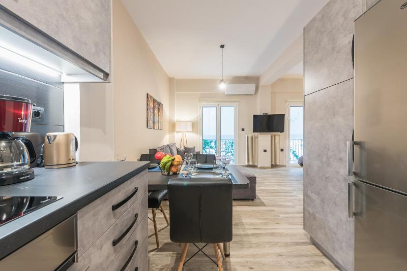 Modern apartment Downtown Athens — забронировать отель в Афины