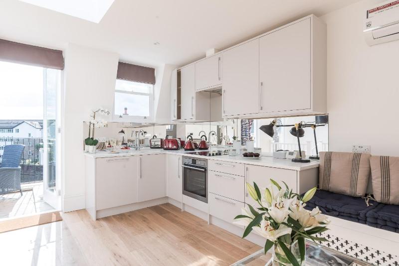 Fulham Broadway 1 Bed - Sw Balcony - Pet Friendly — отзывы гостей и цены