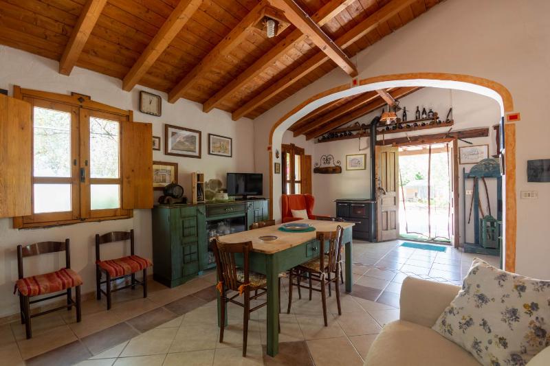 Villa L'Oliveto a Oliena - Elegante casa vacanze con uliveto