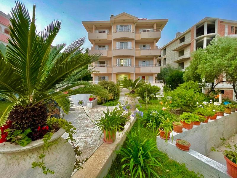 Apartments Boreta Becici — комфортный отель в Будва
