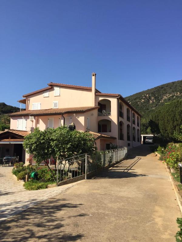 Villa Rosa a Chia - Lussuosi appartamenti con barbecue