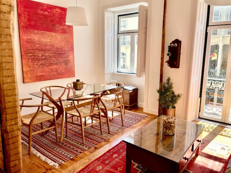 Цены на 4 Bedroom Apartment on the City Center в Лиссабоне