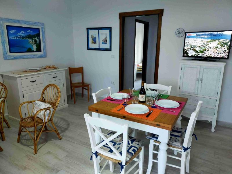 Casa Serra a Cala Gonone - Elegante Alloggio Vicino Spiaggia