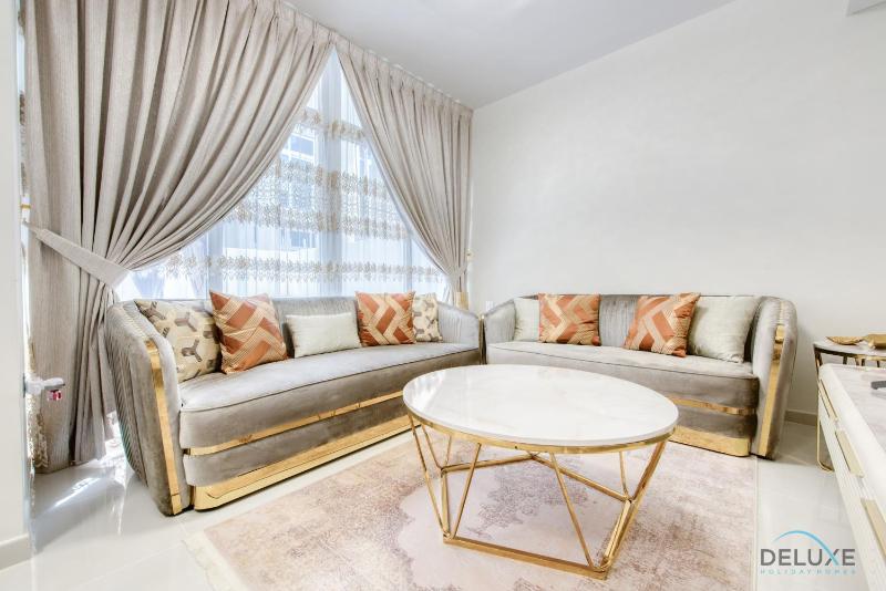 Calm 3BR Townhouse at Damac Hills 2 Dubailand by Deluxe Holiday Homes — забронировать отель в Дубае