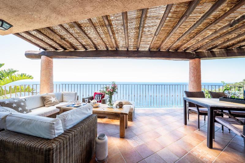 Villa Bellavista a Torre delle Stelle - Esclusiva con piscina