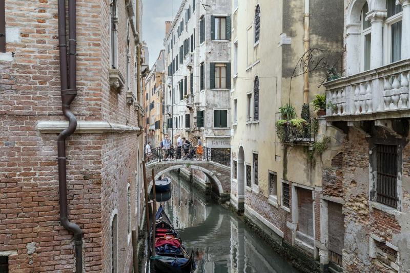 Gondola Luxury - Campo Santi Filippo e Giacomo by Wonderful Italy — комфортный отель в Венеции