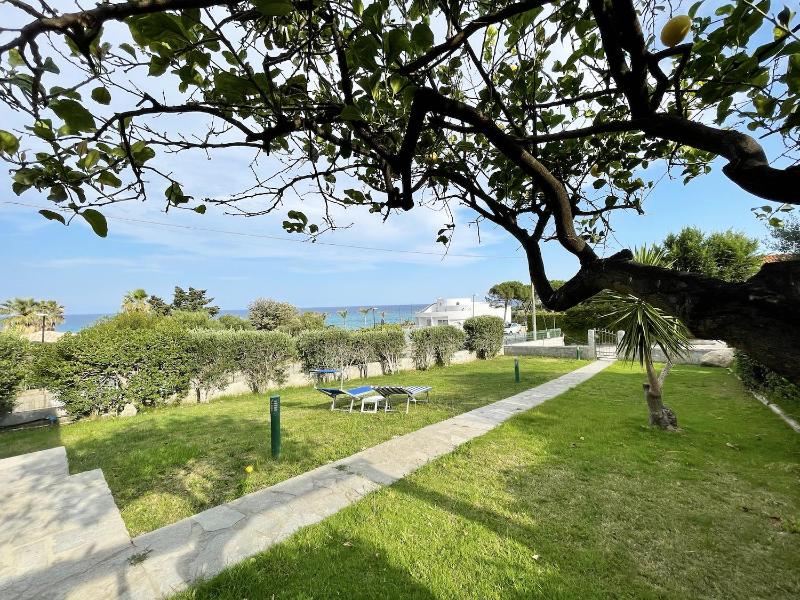 Blu Holiday a Castiadas - Incantevole Casa Fronte Mare