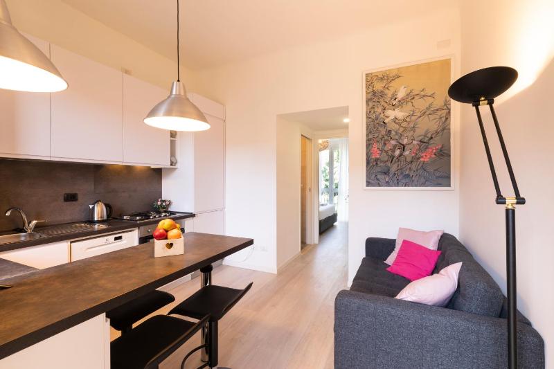 Fashion District - Top Floor Apartment — отель с удобным расположением в Милане
