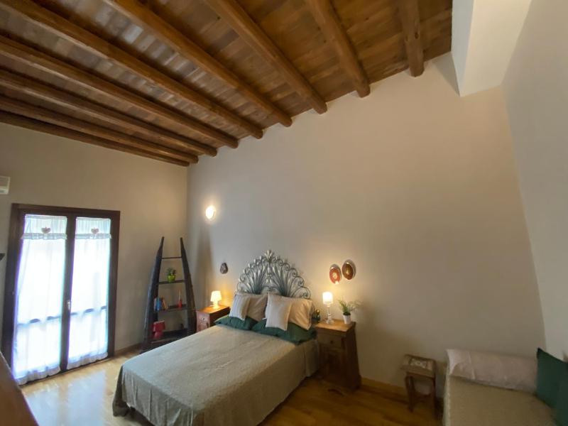 Casa Vetriera — забронировать отель в Палермо