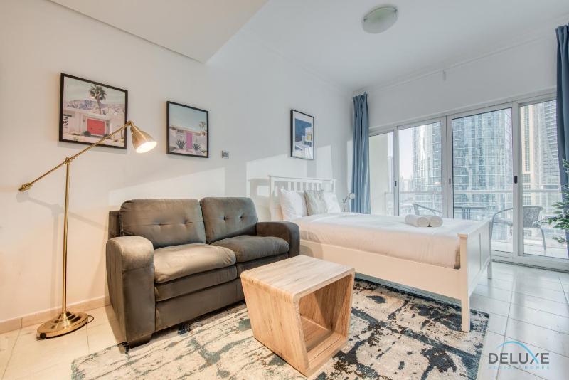 Calm Studio at Lake View Tower JLT by Deluxe Holiday Homes — забронировать отель в Дубае