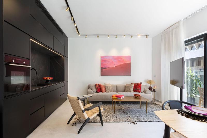 Beachfront Diamond by Five Stay — отель с удобствами в Тель-Авиве