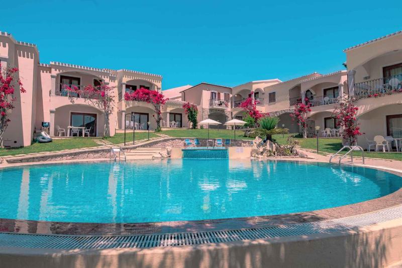 Holiday Homes a Badesi - Appartamenti con piscina vicino al mare