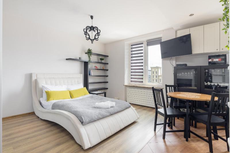 Chmielna City View Studio — отель с удобствами в Варшаве