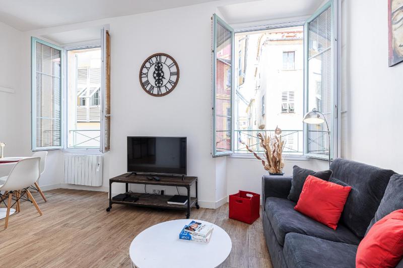Bright 1 Bdr in the Old Town — забронировать отель в Николь