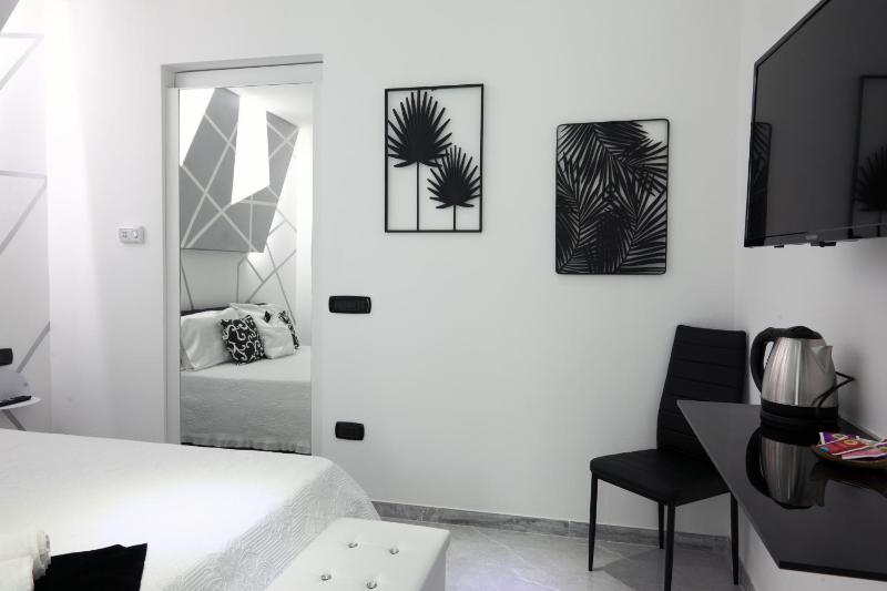 IsadeMar a Santa Teresa: Raffinato B&B con Vista Panoramica