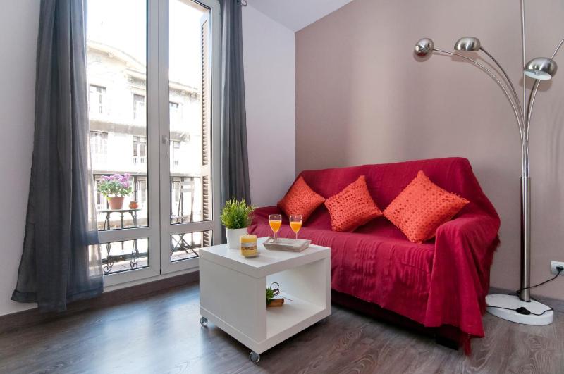 New flat in the center-Eixample Passeig de Gracia — отель в Барселоне, Испания